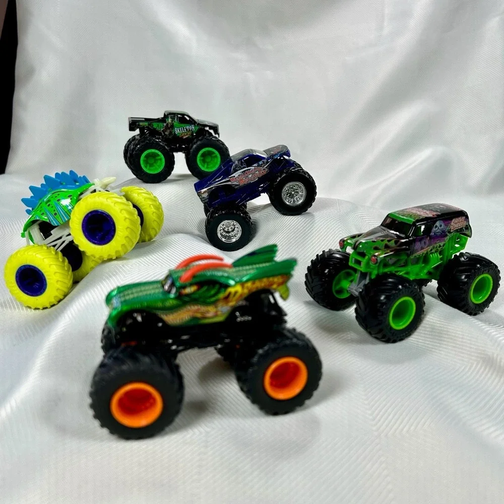 Lot of 5 Hot Wheels Monster Jam Trucks 1:64 - Various incl.Grave Digger 40 Anniv